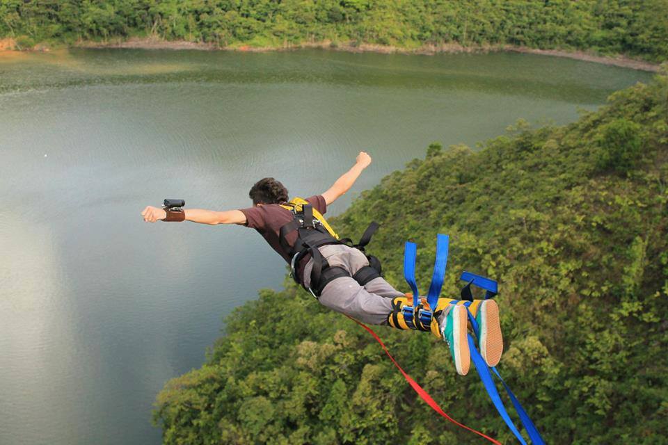 Bungee jumping